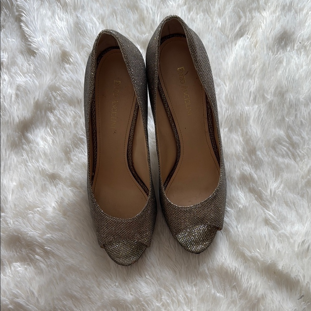 Enzo Angiolini Gold Heels Elegant Design